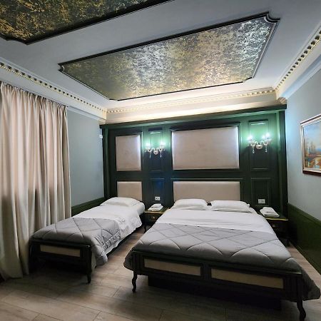 Hotel Lotus Tirana Exterior photo